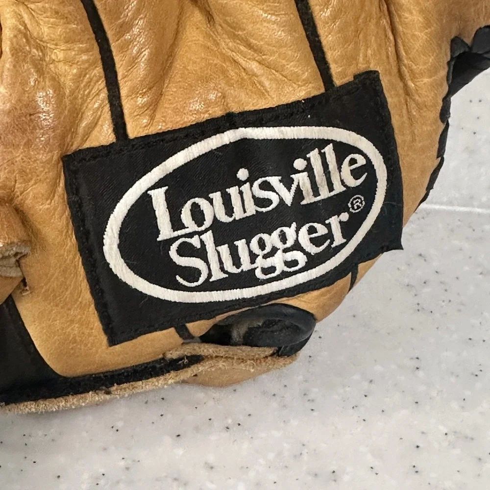 Louisville Slugger Baseball/Softball Glove Model LP1350 Player Series 13.5